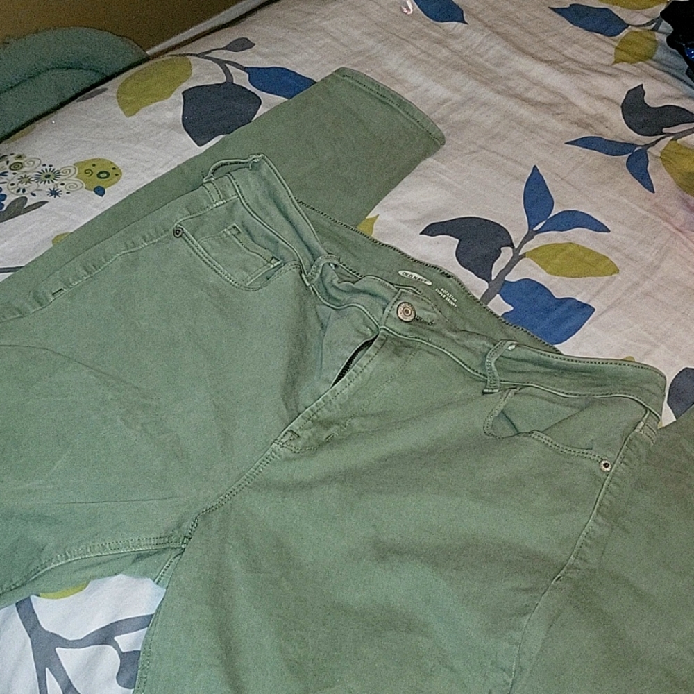 Green Rockstar skinny jeans